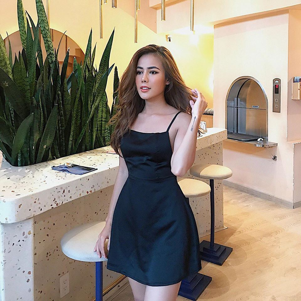 Đầm hở lưng "Ả Dress" của Chicstudio