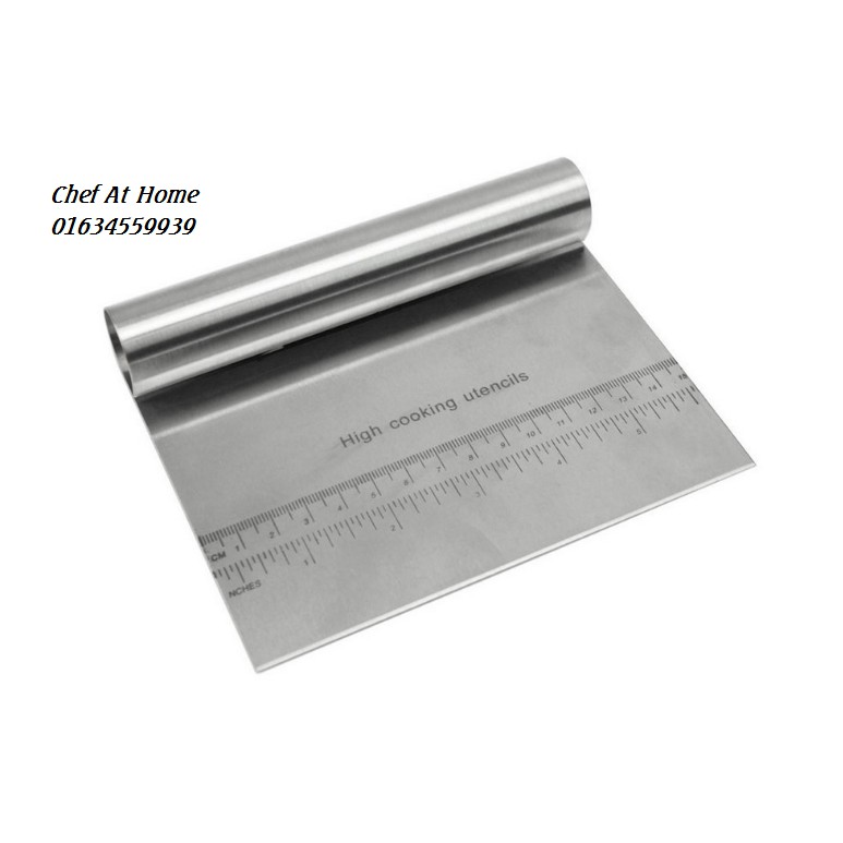 Dụng cụ cắt bột inox có chia vạch cm