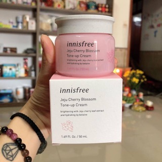 Kem dưỡng trắng INNISFREE JEJU CHERRY BLOSSOM TONE-UP CREAM