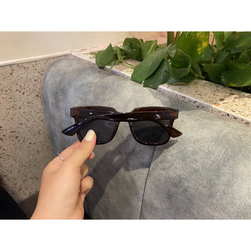 Kính HM hàng chuẩn auth, có mail mua hàng chính hãng