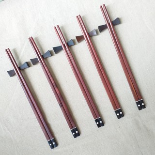Đũa gỗ cẩm vuông 24,5cm - đầu chấm bi - đũa gỗ tự nhiên cao cấp