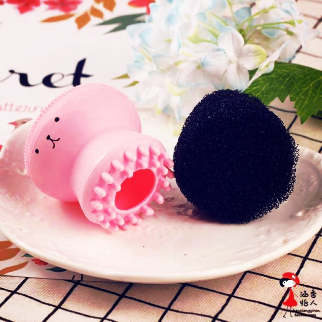 Cọ rửa mặt và massage Bạch Tuột