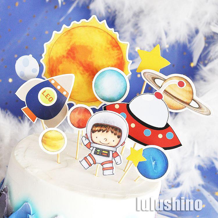 Set que cắm phi hành gia LEO