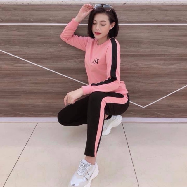 Combo quần áo cho khách 4 váy len body