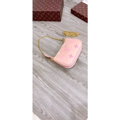 Túi lv kẹp nách hai dây mới về hàng đây ah