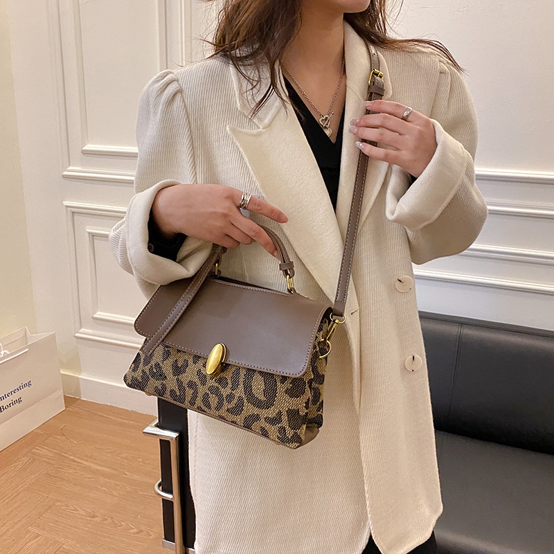 Túi xách IELGY đeo chéo họa tiết da báo sức chứa lớn phong cách hàn quốc