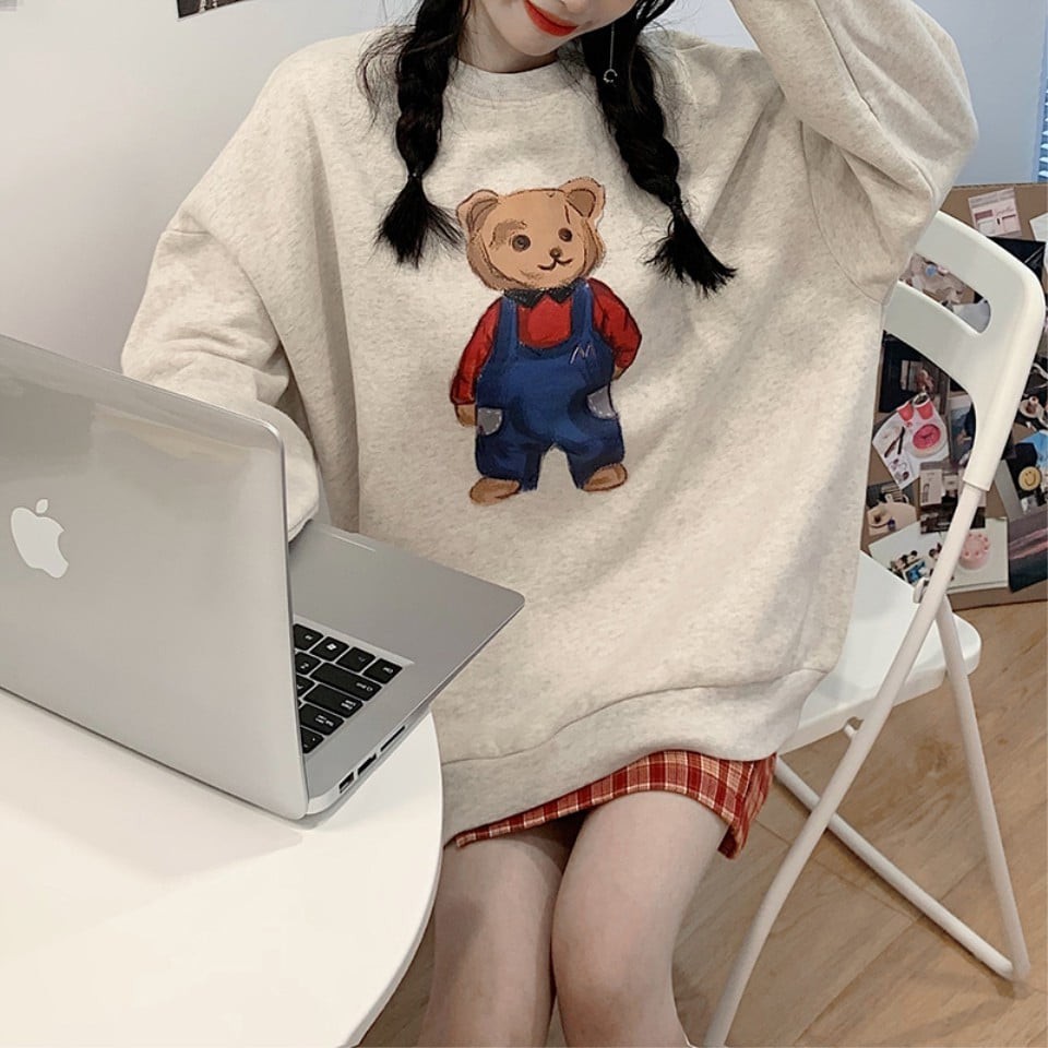 Áo thun tay dài form rộng, áo sweater Unisex -áo nỉ tay dài cổ tròn hình gấu | BigBuy360 - bigbuy360.vn