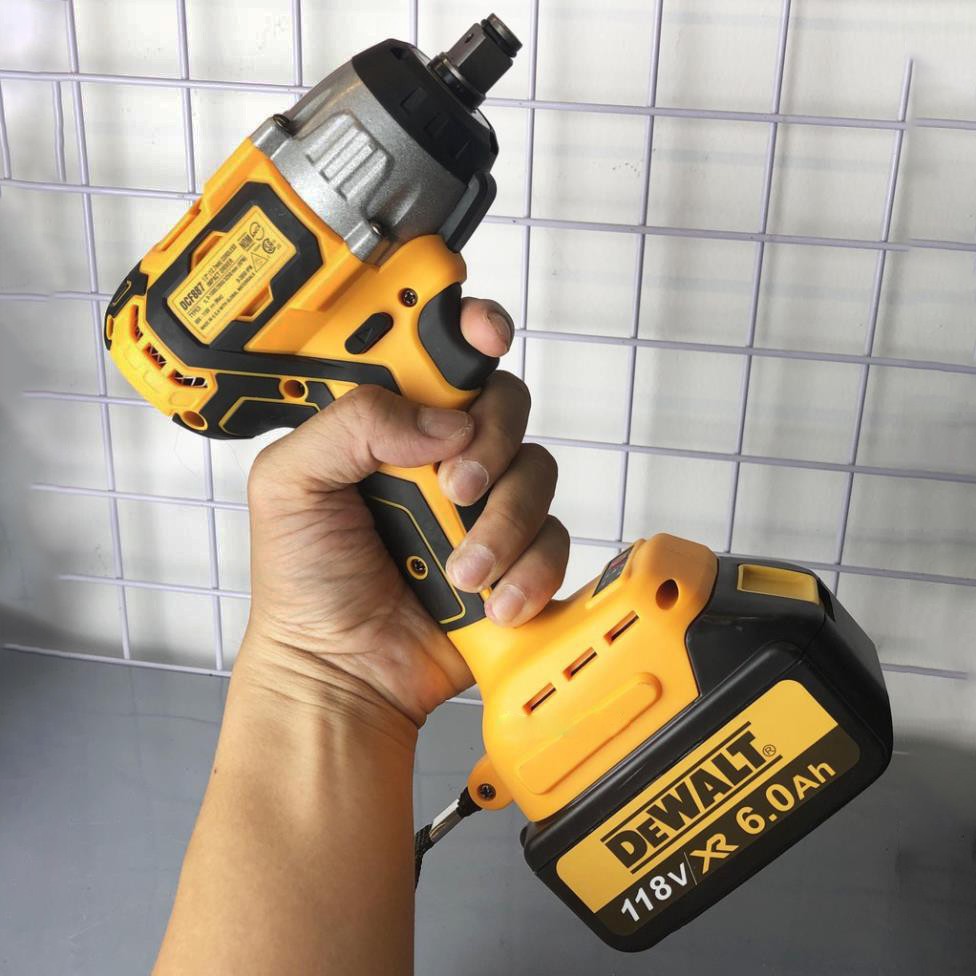 Máy Siết Bulong Dewalt 118V Không Chổi Than- Hàng Loại 1 có 3 đèn led