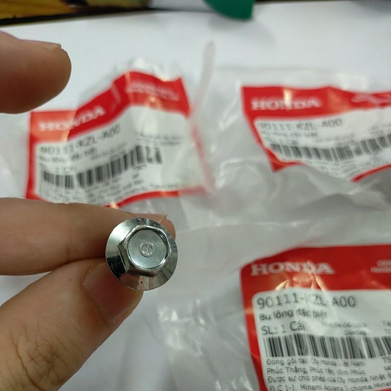 Ốc bắt dè trước honda Vision Vs 110 Vario click 125 150