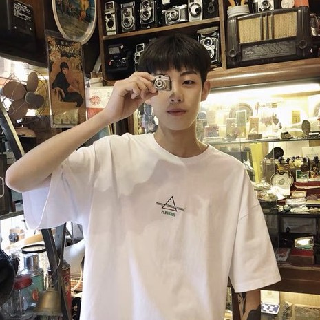 AT0103 Áo thun Unisex phong cách Hàn Quốc tay lỡ, dáng rộng TAM GIÁC, Áo phông cotton nam nữ 2 màu đen trắng | BigBuy360 - bigbuy360.vn