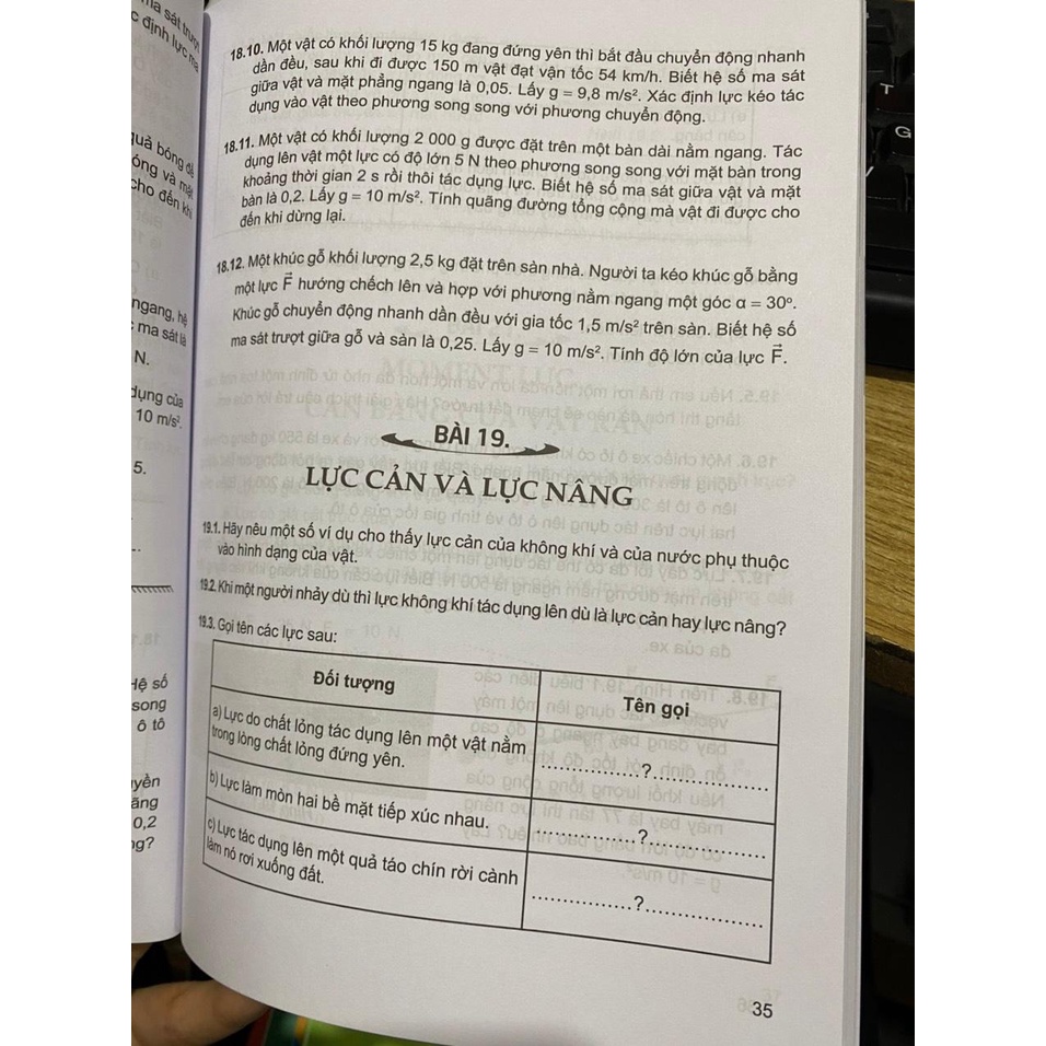 Sách - Bài tập vật lí 10 ( kết nối ) +  + bán kèm 1 quyển Bé tập tô màu 15k