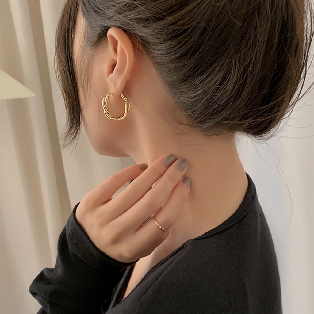 Hoa tai xoắn hình tròn lớn dạng xoắn bạc s925 phong cách Hàn Quốc sang trọng June accessories