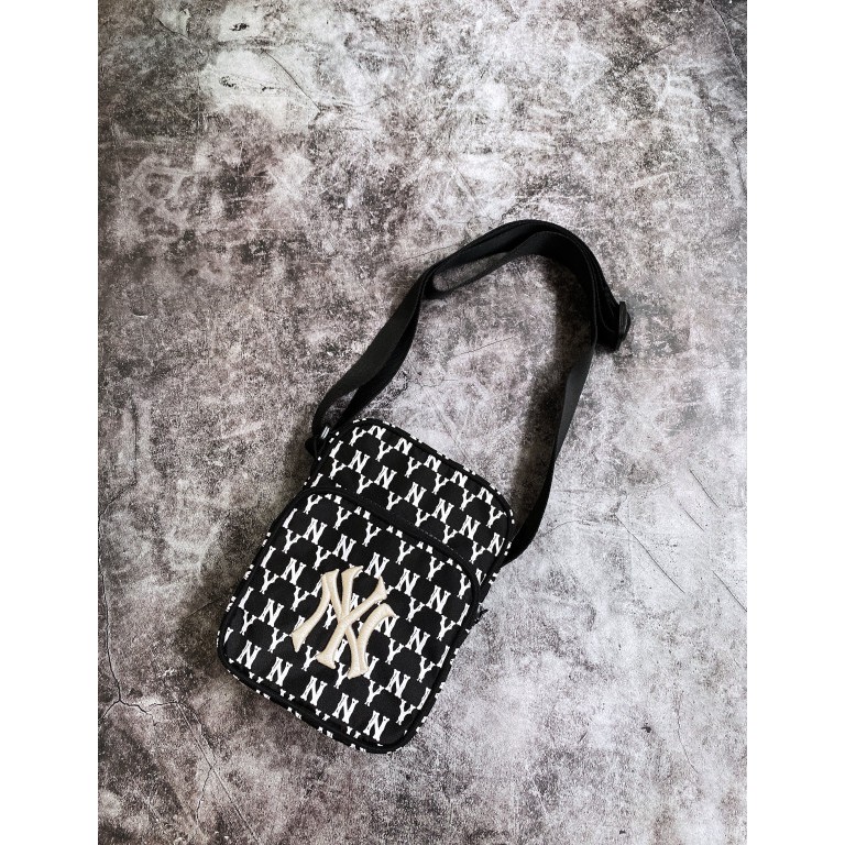 (HÀNG XUẤT XỊN) Túi đeo chéo B210 MONOGRAM MINI BAG BLACK/WHITE Made in Vietnam full tem tag
