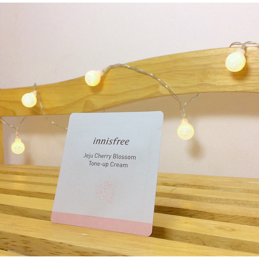 SAMPLE KEM DƯỠNG TRẮNG DA INNISFREE Jeju Cherry Blossom Tone Up Cream