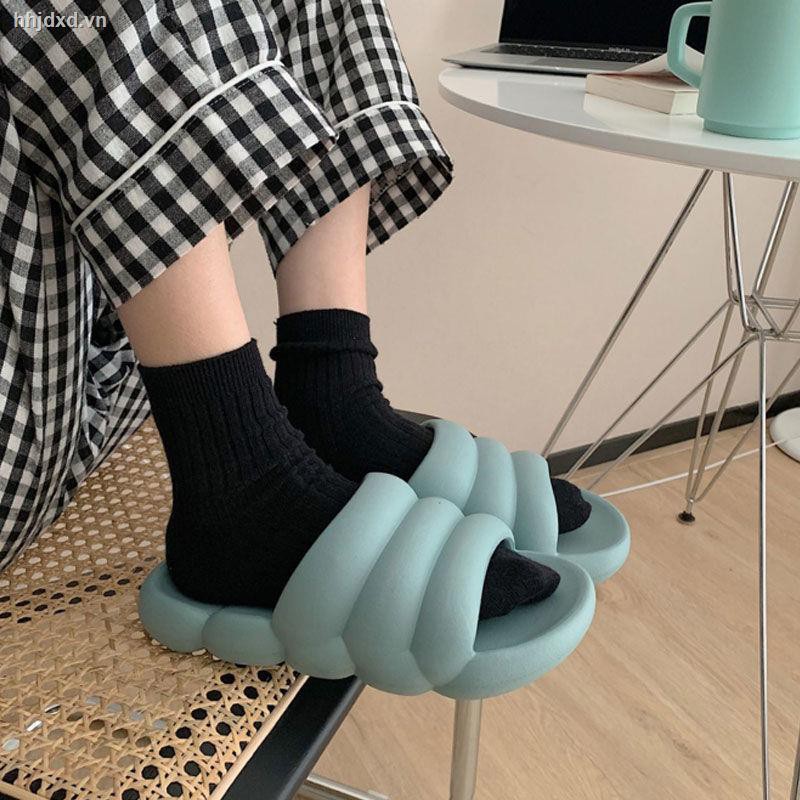 Dép sandal đế dày phong cách mùa hè 2021 sành điệu dành cho nam và nữ