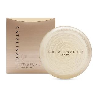 Phấn phủ siêu mịn Catalina Geo Pact  22g