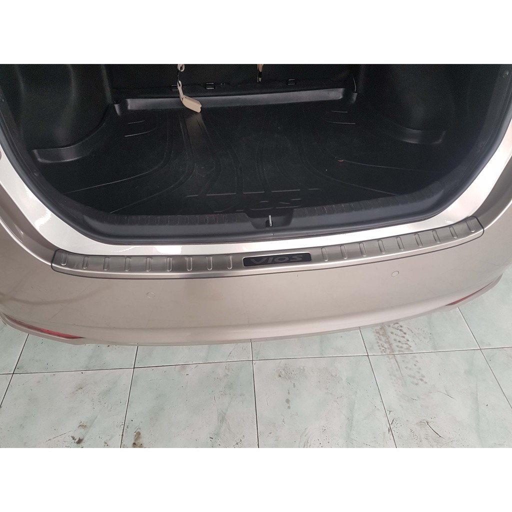 Chống trầy cốp ngoài xe VIOS 2019 2020 2021 mẫu inox