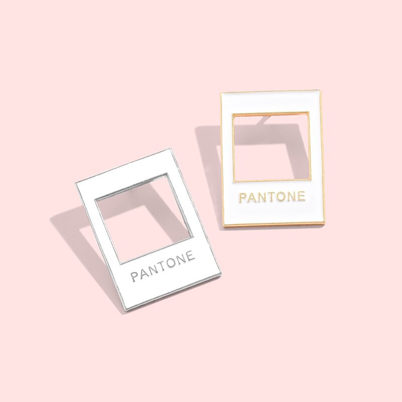 Pin cài áo khung hình Pantone - GC134