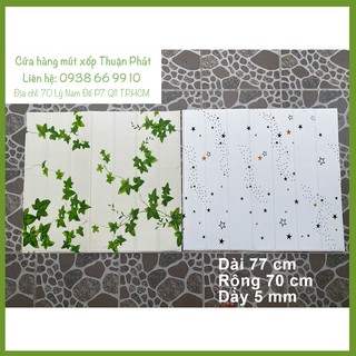Xốp dán tường 3D trang trí hình lá và sao  (giả gạch)