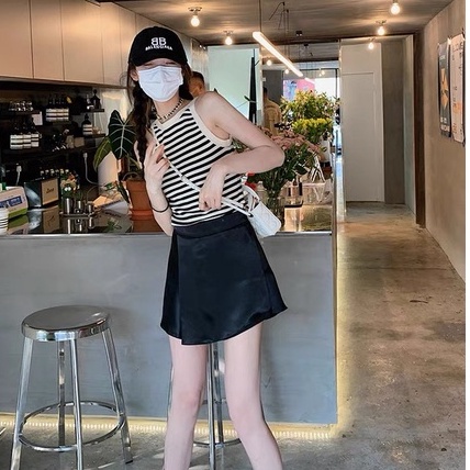 Áo Dệt Kim Hai Dây Dáng Ôm Họa Tiết Kẻ Sọc Thời Trang Hàn Quốc Cho Nữ