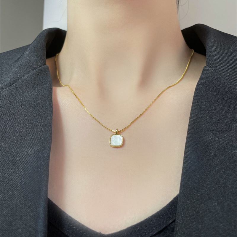 Vòng cổ Vỏ Sò Vuông Sang Trọng C366