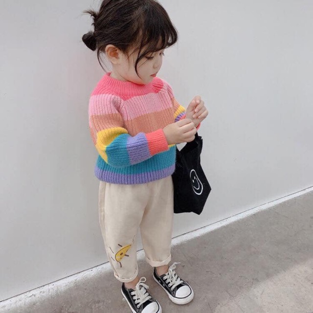 Áo len cầu vồng