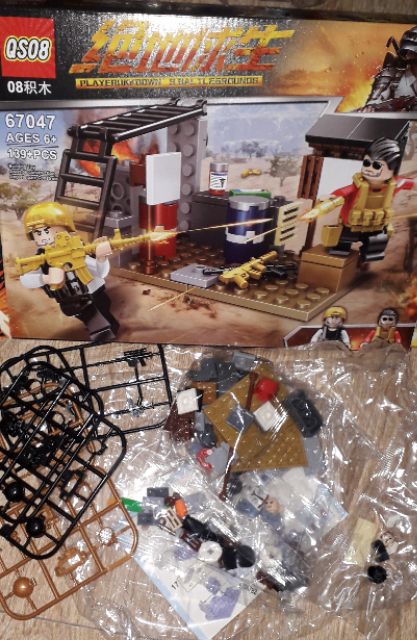 Lắp ráp 1 hộp LegoPubg 67045_67048 có nhiều chi tiết bằng nhựa ABS