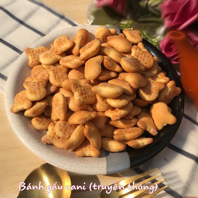 1 BÁNH GẤU TUỔI THƠ MIX 3 VỊ lon pet to 450gr | BigBuy360 - bigbuy360.vn