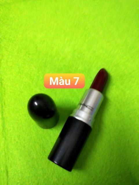 Son lì nhiều tone màu. Màu nào cũng rất đẹp