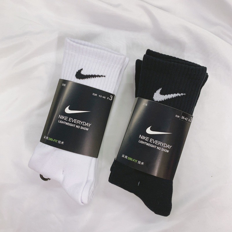 Tất cổ cao dài khoảng 22-25cm 100% cotton phong cách thể thao