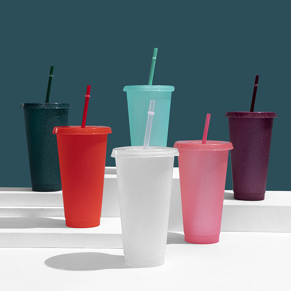 Cốc đựng nước 710ml có ống hút tiện lợi