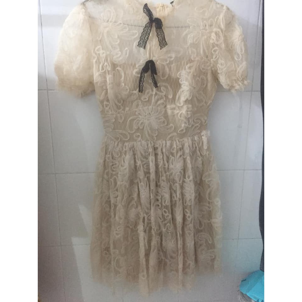 Thanh lý váy đi đám cưới size s cho người 50kg trở xuống