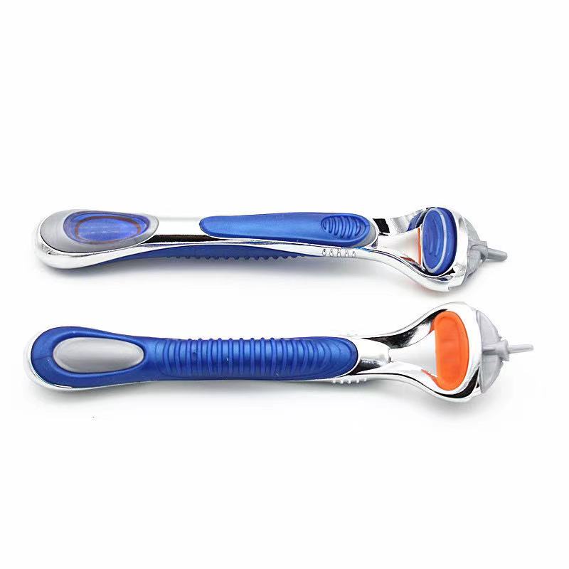 Bộ dao cạo râu và 4 lưỡi cạo thay thế dành cho Gillette Fusion 5 (Có bán lẻ)