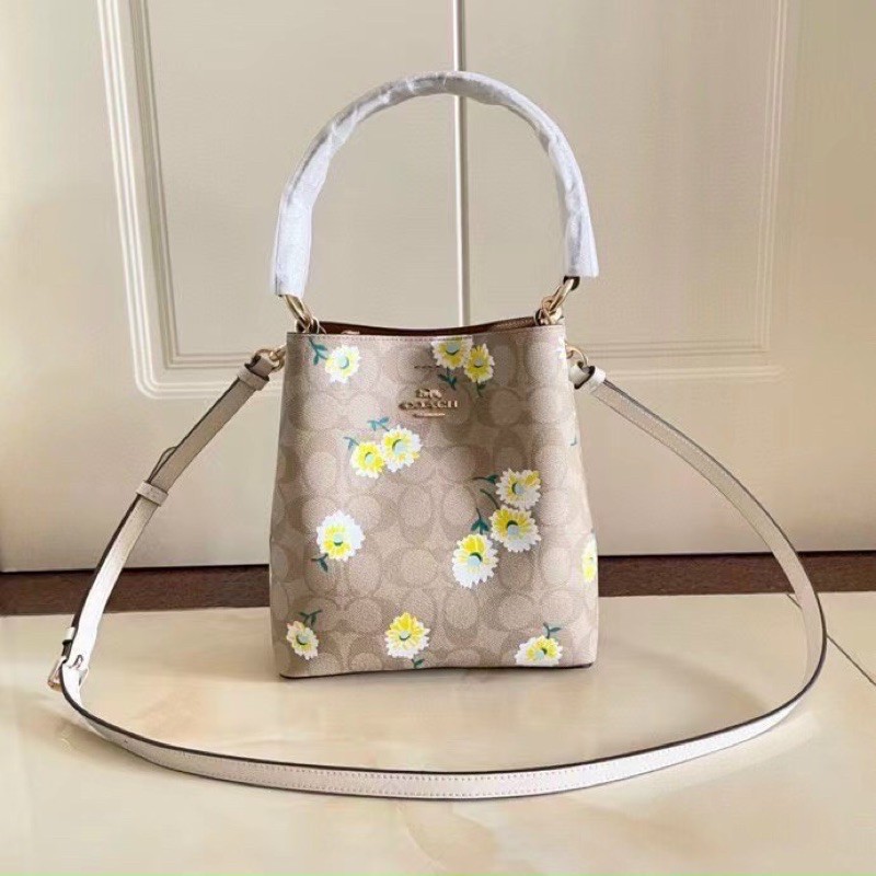 💥Túi Coach  Small Town Bucket Da thật💥Rẻ Vô Địch