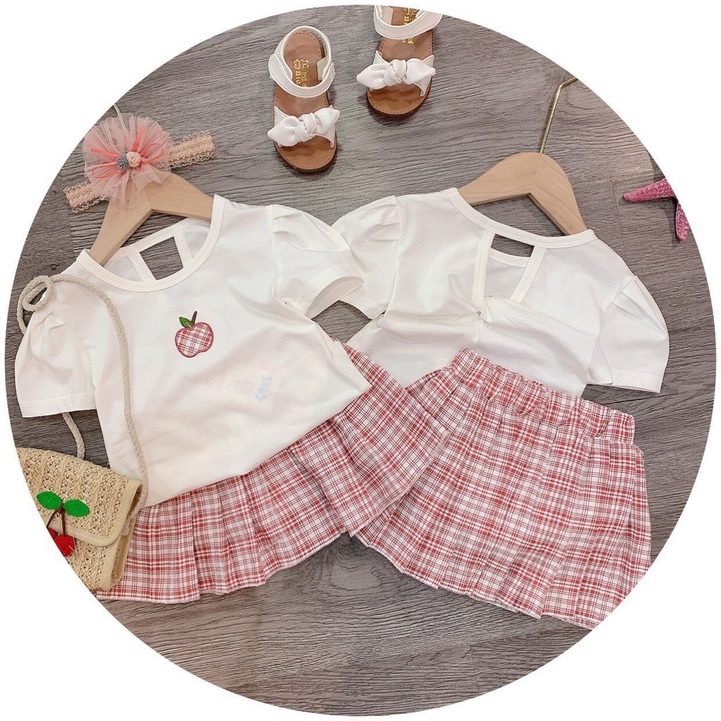 Đồ bộ trẻ em cho bé gái set áo trắng thêu hình táo mix chân váy kẻ JIMADO SF1112