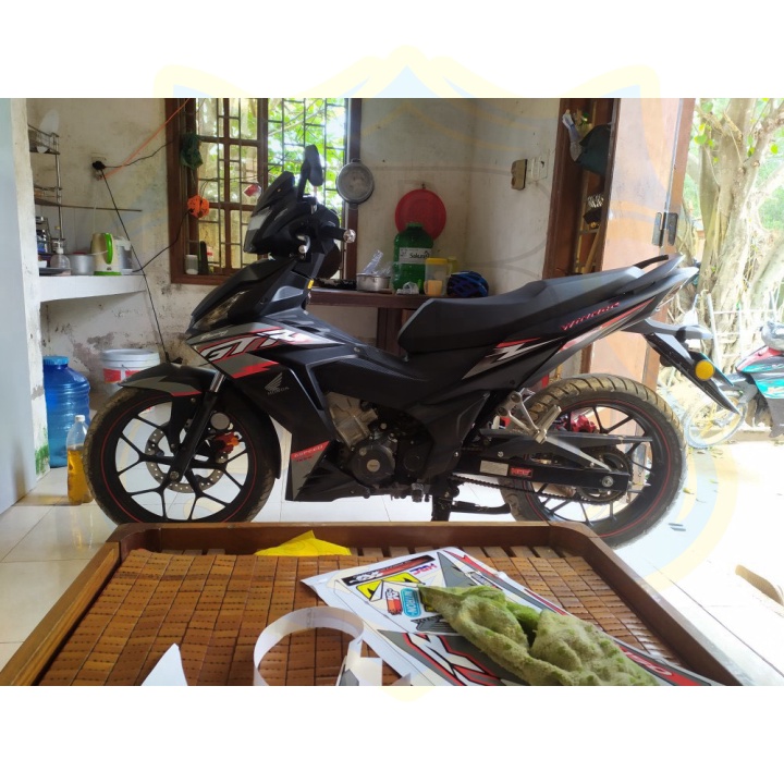 tem ròi winner gtr xám đen