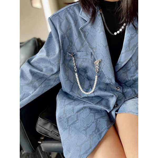 Áo khoác vest giả da rắn sang chảnh