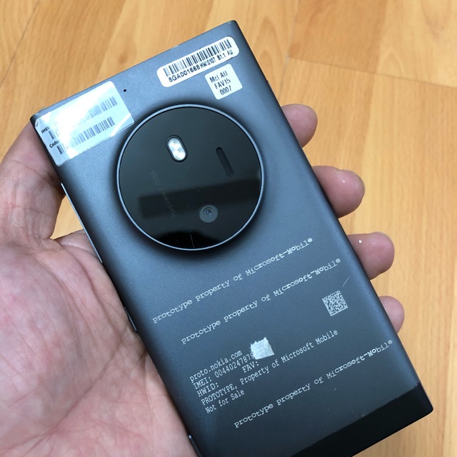 Điện thoại Nokia Mclaren
