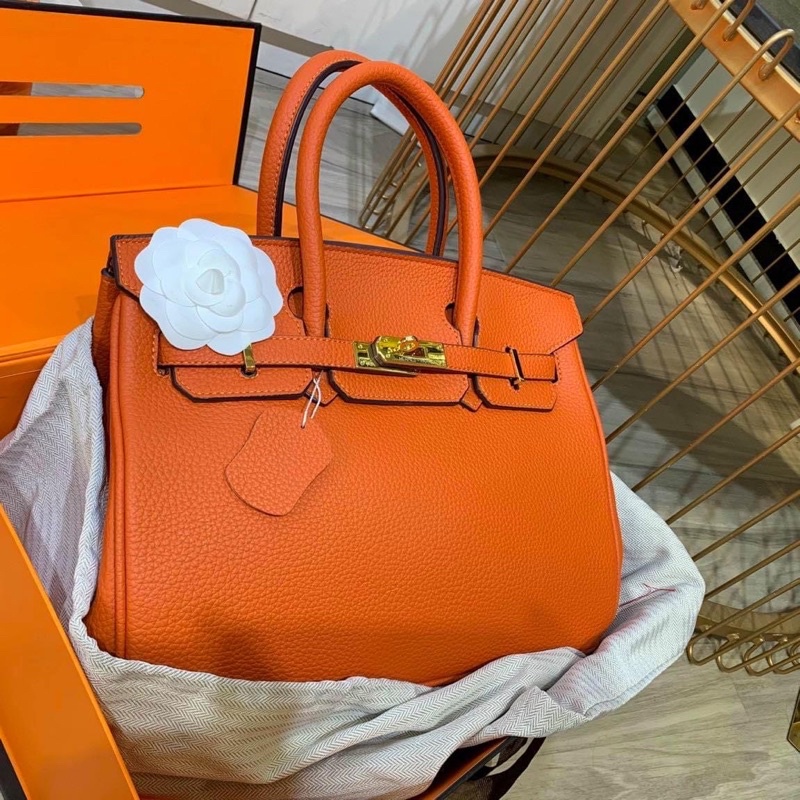 Túi quai xách khoá vàng