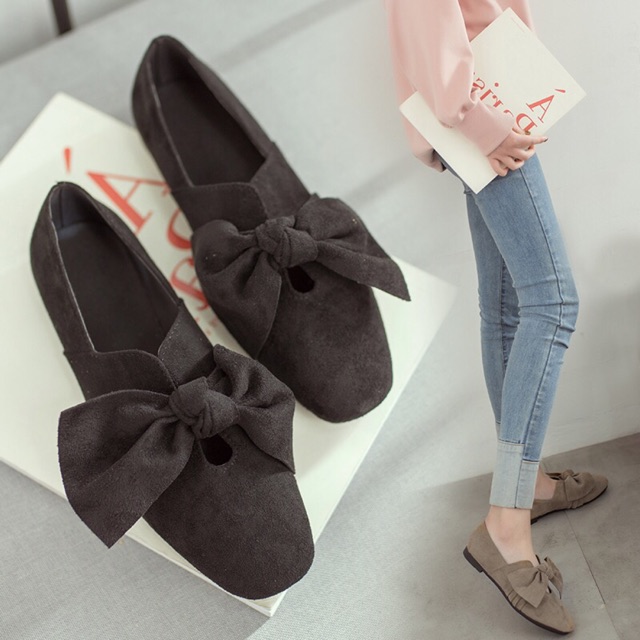 Giày bệt bít mũi nơ da lộn