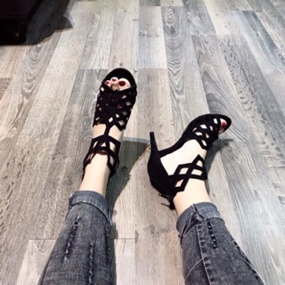 Sandan giả boot