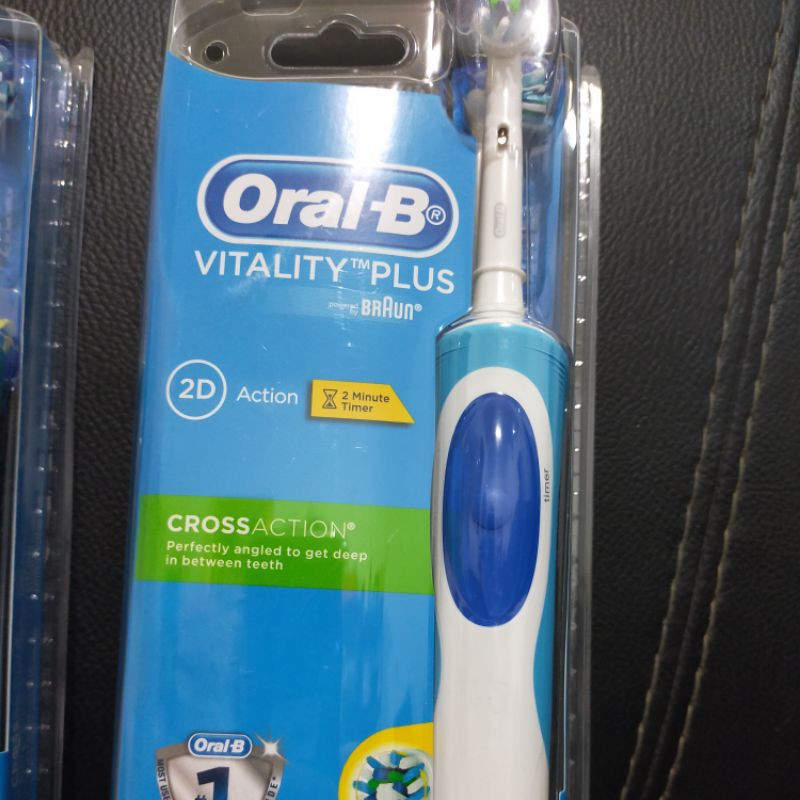 Braun Bàn Chải Đánh Răng Điện Oral B Advanced Power Vitality Pro Plus