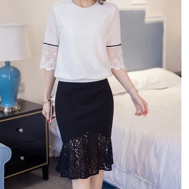 chân váy bút chì phối ren xẻ giữa FV199