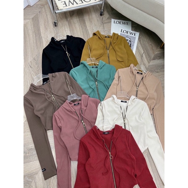 Áo khoác croptop có nón kéo khóa tay dàiSize: 35kg - 45kg