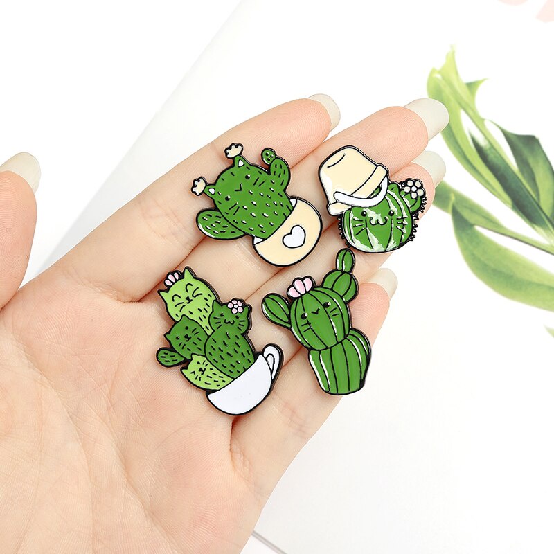 Huy hiệu cài áo hình mặt mèo/ xương rồng dễ thương