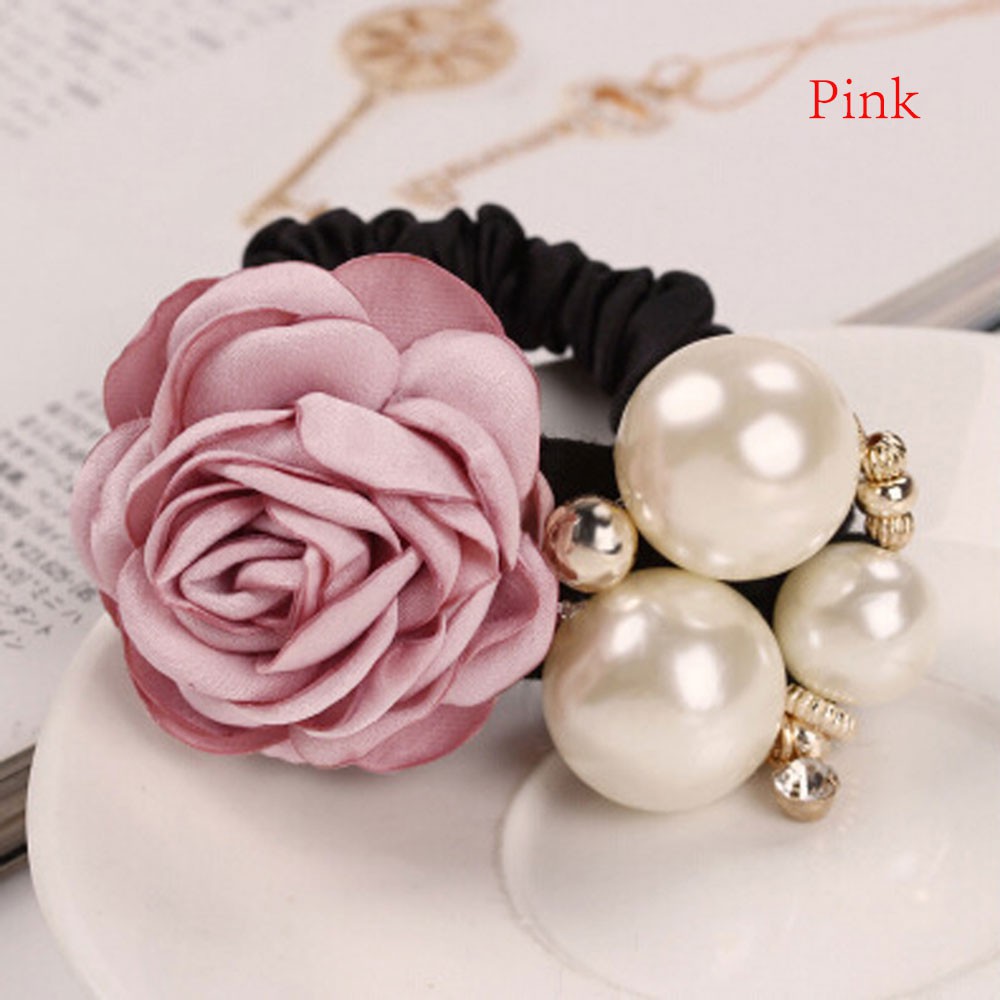 Cột tóc kiểu bông hoa đính ngọc trai nữ tính sang trọng