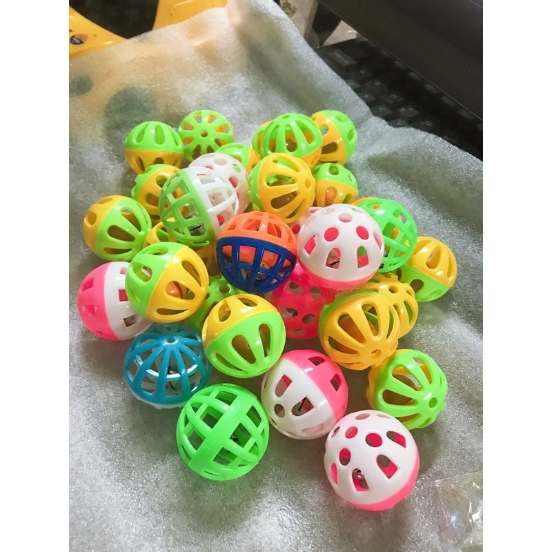 Bóng đồ chơi có lục lạc cho chim vẹt , chó mèo .