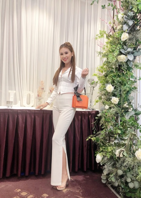 Abela Culottes quần ống loe xẻ tà | BigBuy360 - bigbuy360.vn
