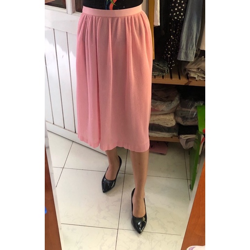 Chân váy dập ly màu hồng