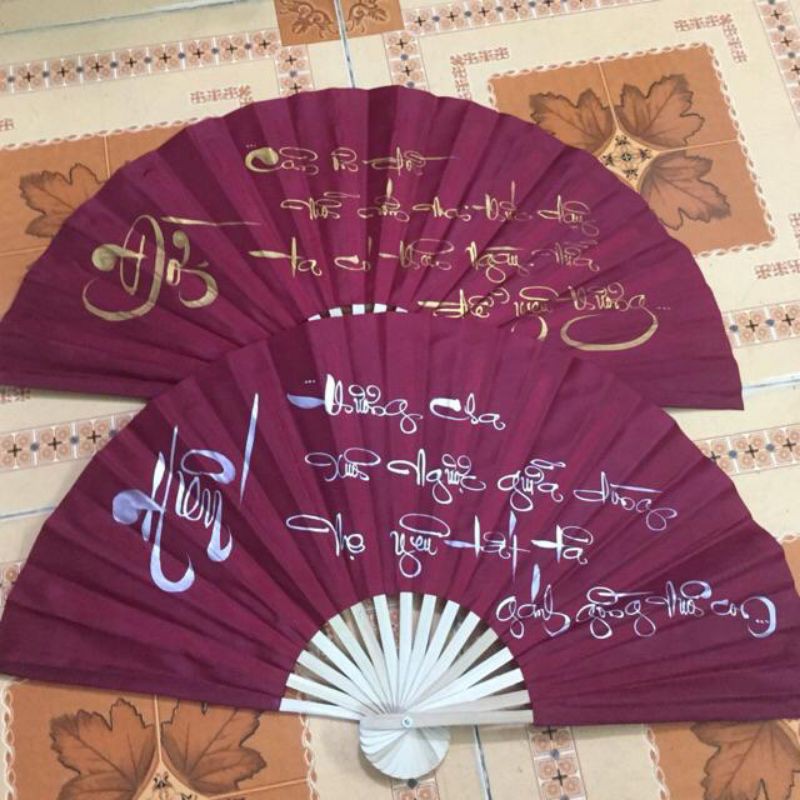 Quạt vải thư pháp dài 30cm, xòe rộng 60cm
